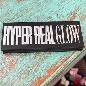 MAC Hyper Real Glow Palette